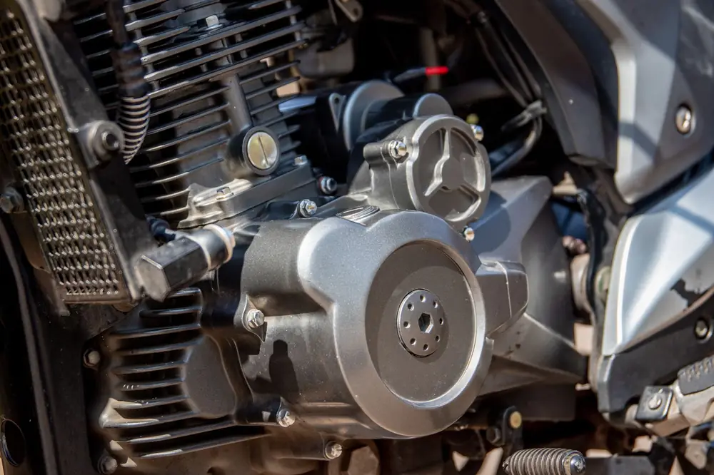 Motor de motocicleta em detalhe